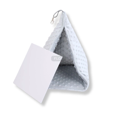 Hängende Pyramide – graues Schaukelhäuschen für Nager und Kaninchen