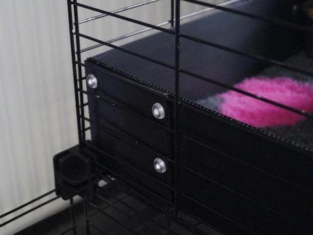 Schwarze Niete für Cavia Creative Tiertoiletten