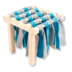 Fleece Forest (grau mit türkis) – Holzversteck und Spielzeug für Kleintiere